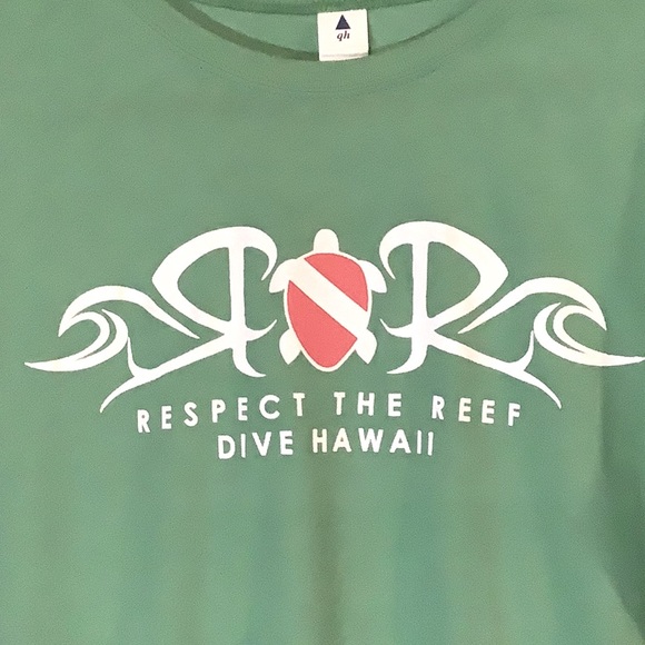gh Tops - Respect the Reef, Dive Hawaii light green tee, NWT